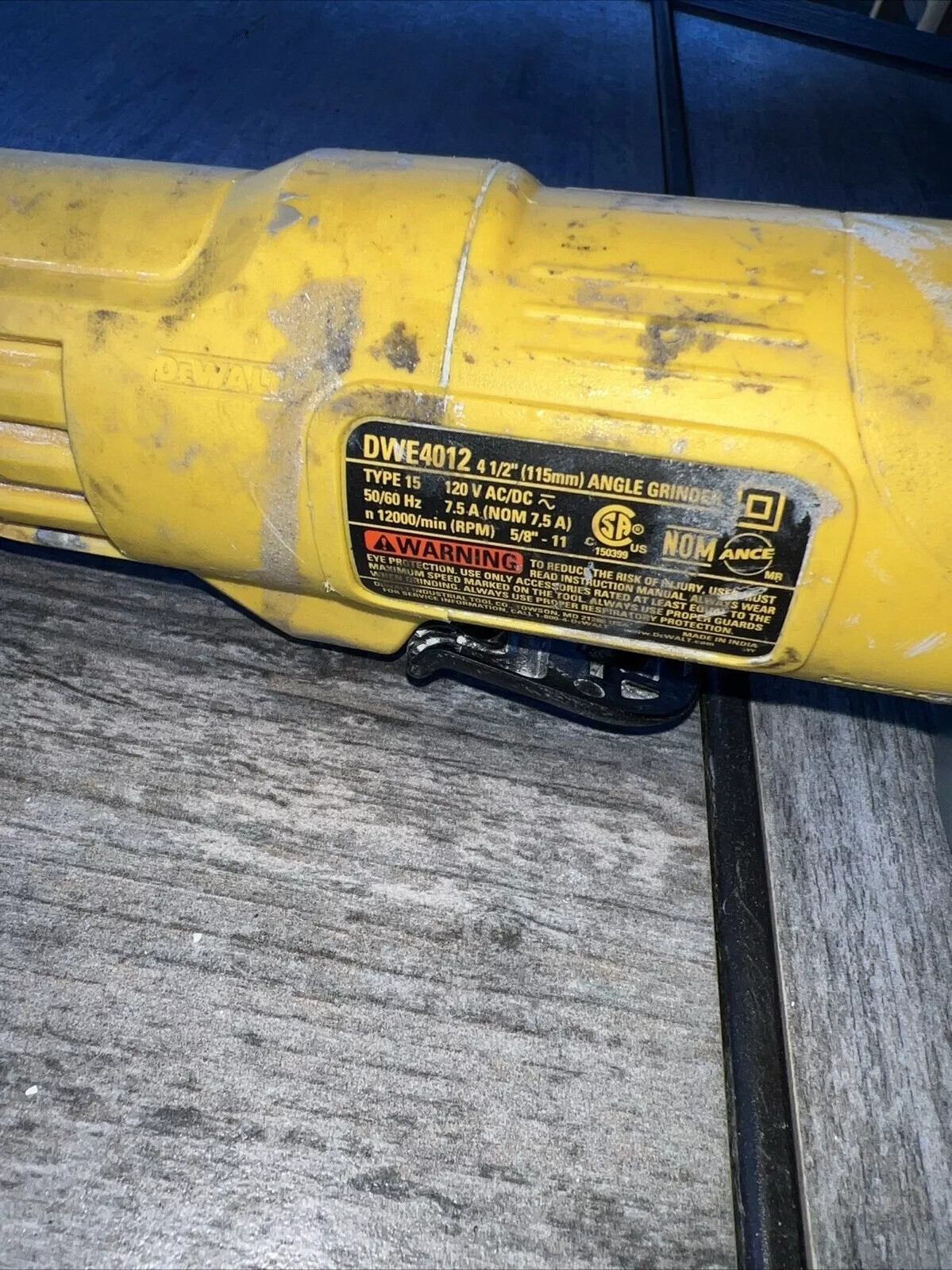 Dewalt DWE4012 120V 4-1/2&Prime; Angle Grinder