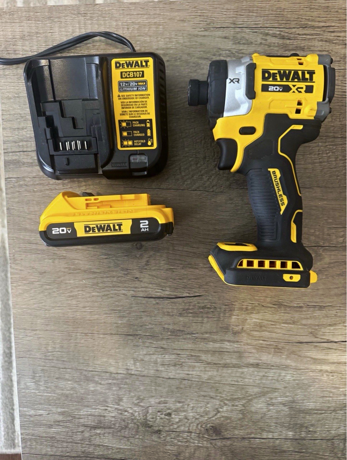 DEWALT DCF860 20V Brushless Impact Wrench Kit w/ 2Ah Battery & DCB107 Charger