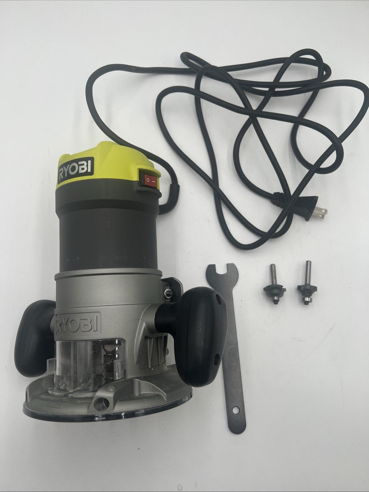 Ryobi R1631K Corded 8.5 Amp 1-1/2 Peak HP Fixed Base Router Kit