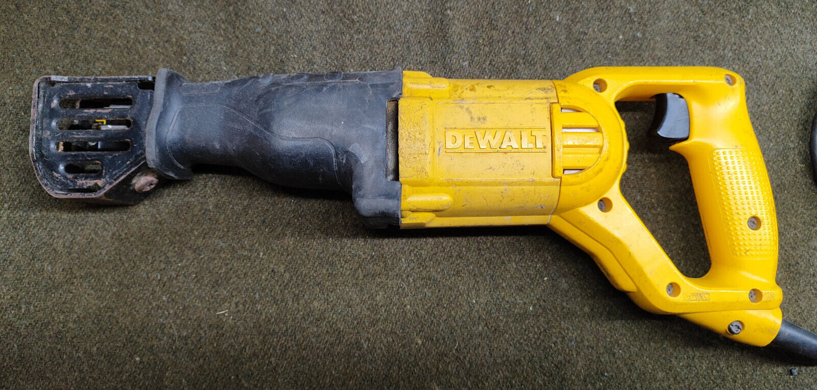 Dewalt DWE304 Type 3 VS Reciprocating Saw 1 1/8 Stroke 120V 10 Amp Corded