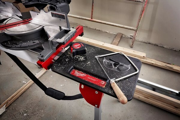 Milwaukee CANADA 18V CORDLESS 7-1/4&Prime; Dual Bevel Sliding Compound Miter Saw (BARE