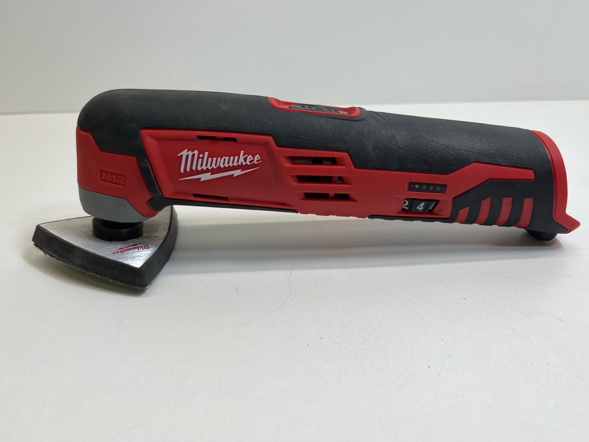 12V MULWAUKEE MULTI-TOOL (P06037084)
