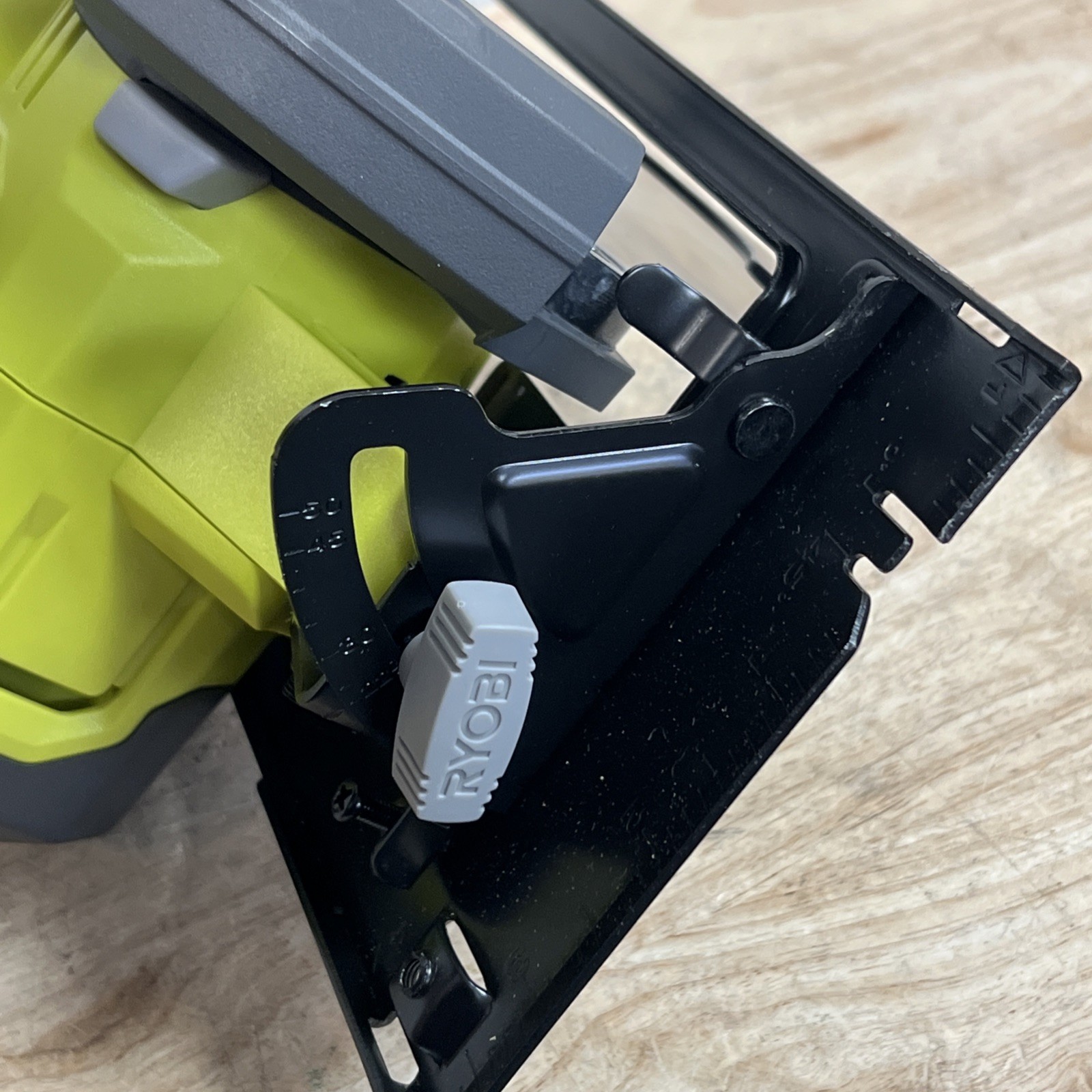 Ryobi PCL500B ONE+ 18VCircular Saw (Tool Only) – FOR PARTS OR REPAIR
