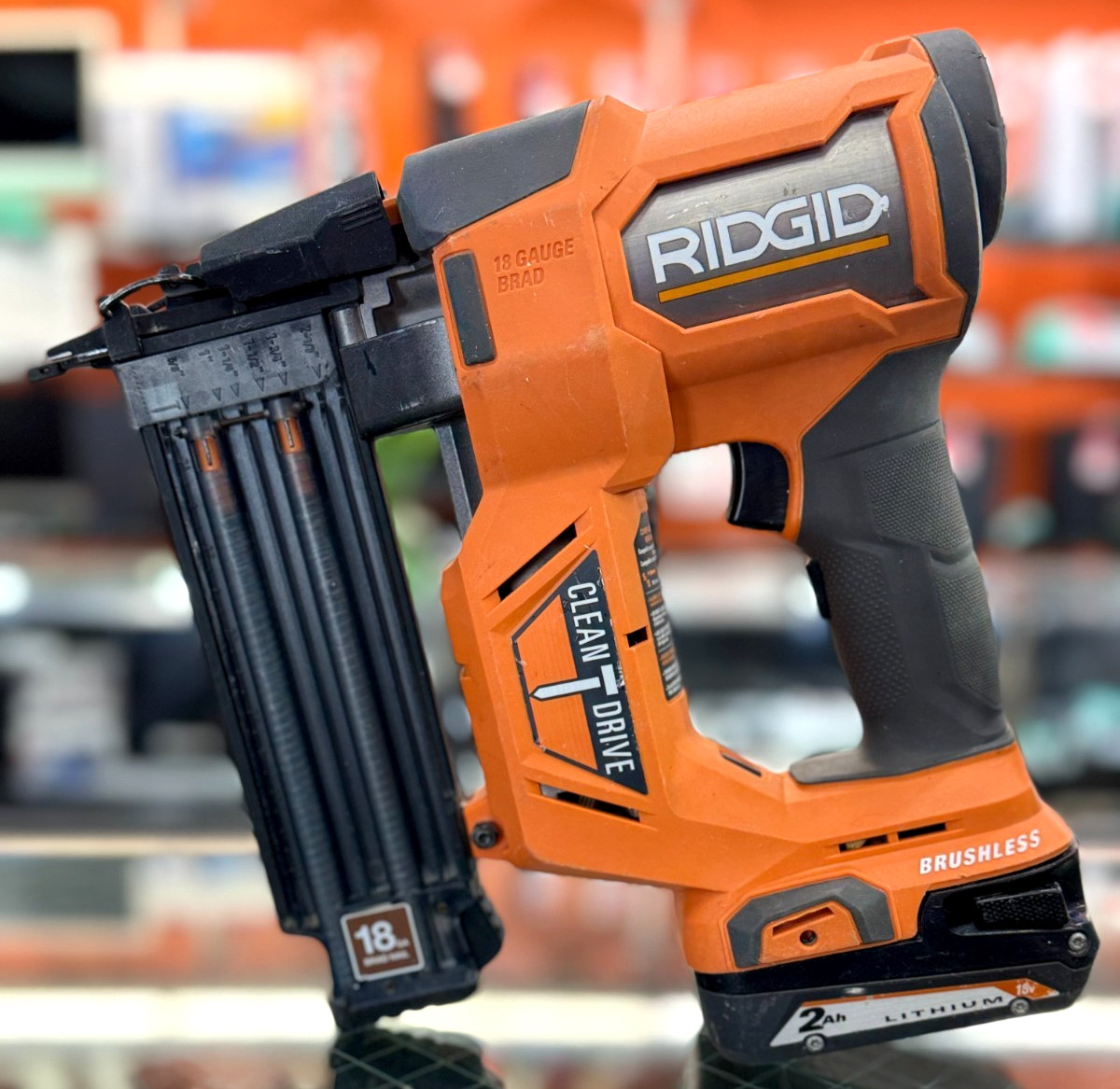 Rigid Brushless Cordless 18Ga 2-1/8&Prime; Brad Nailer W/18V 2.0Ah Batt #R09891