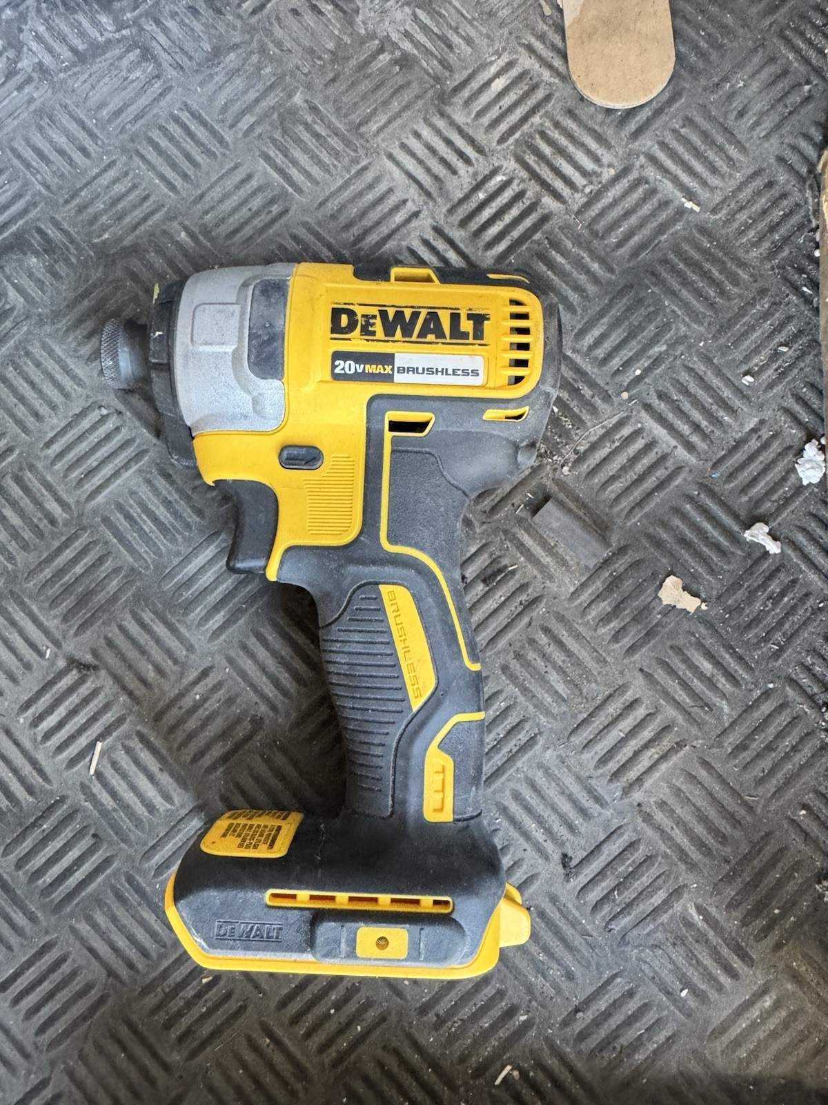 DEWALT 20V MAX Brushless Impact Driver DCF787 w/ 1.5Ah Battery