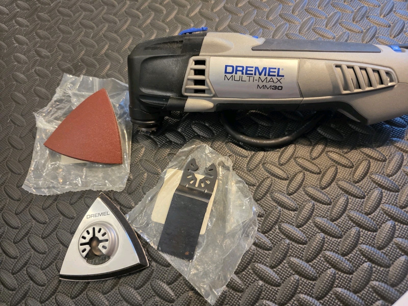 Dremel Multi-Max MM30 Oscillating Multi-Tool F013MM3001 With Manuel