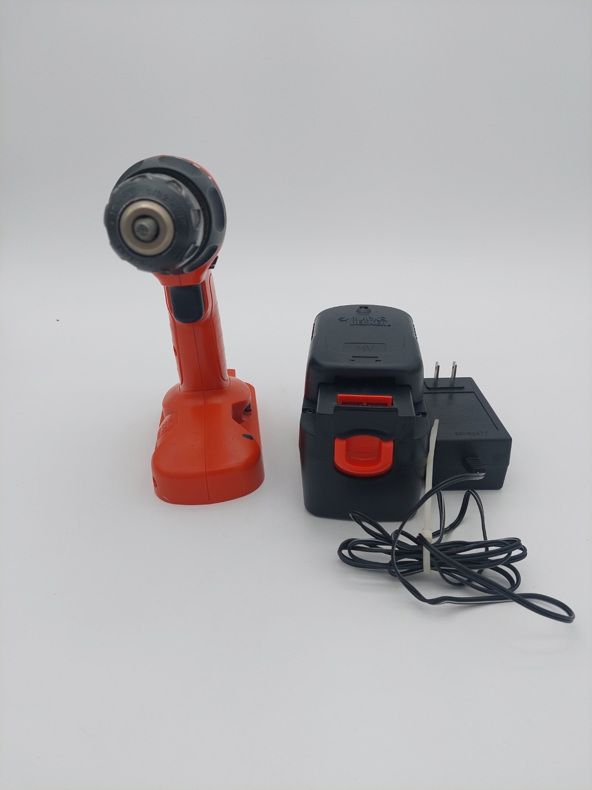 Black & Decker PS2400 24v Type 2 Crdlss Drill W/ Battery /Charger Tested Works