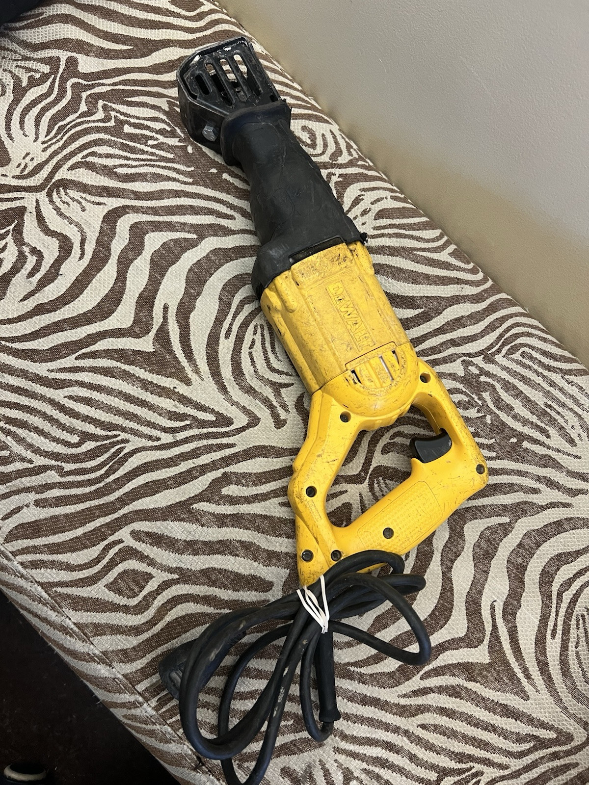 DeWalt DWE304 Variable Speed Reciprocating Saw Electric Corded 10 amp 10a