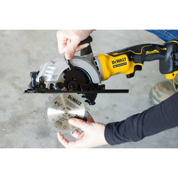 DEWALT ATOMIC 20V MAX Cordless Brushless 4-1/2 in. Circular Saw (Tool Only)