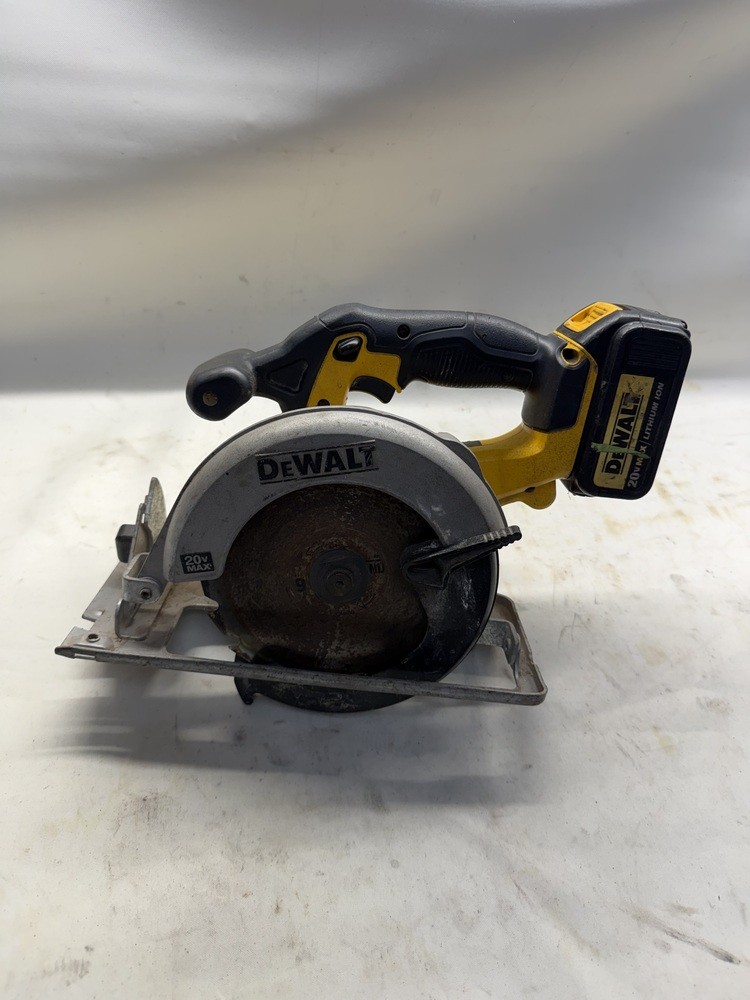 dewalt dcs393 20V 6 1/2&Prime; CIRCULAR SAW AND BATTERY