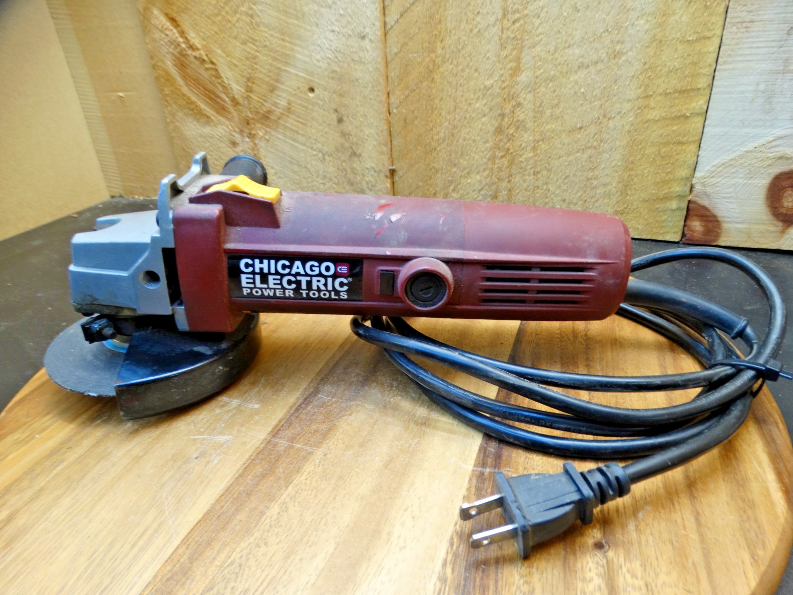 Chicago Electric Angle Grinder 4.5 Inch 120V 4.5A 11000 RPM Hand Tool Item 91223
