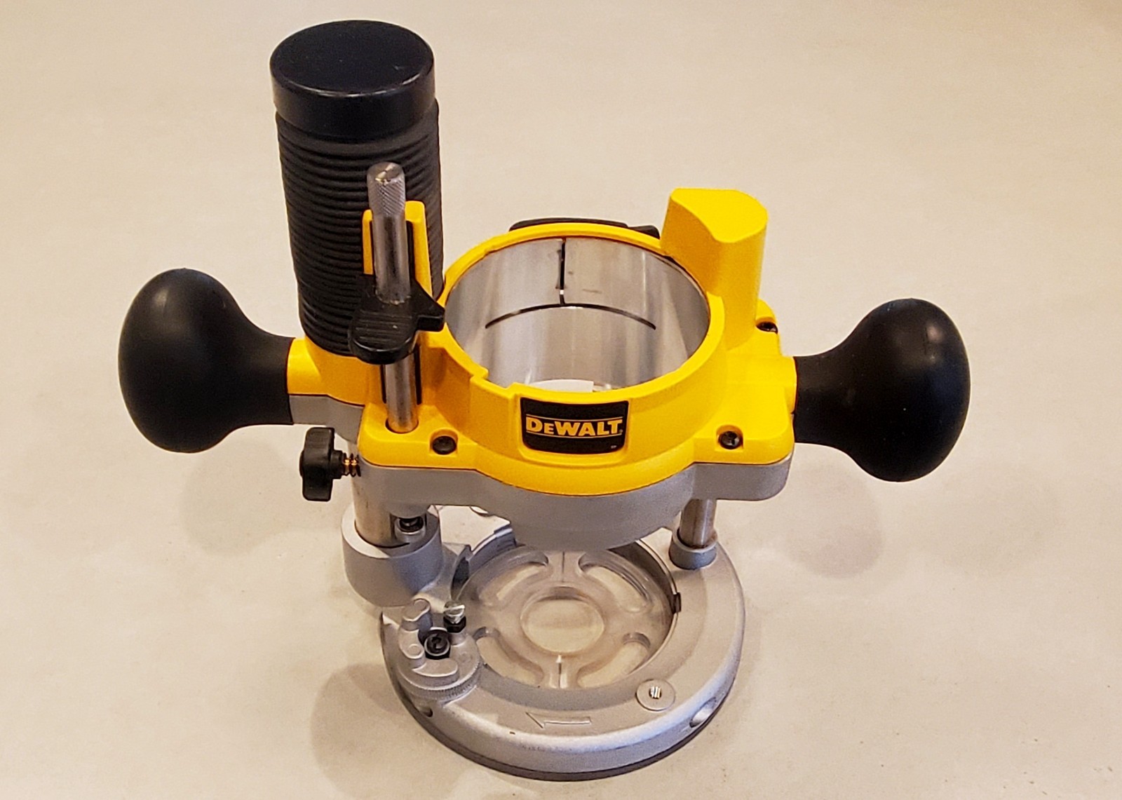DeWALT DW6182 Router Plunge Base. Fits DW616 & DW618 Routers.