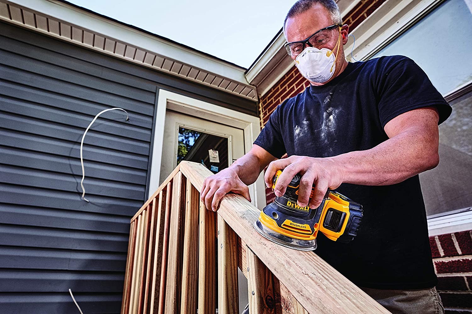 New DEWALT DCW210B 20V MAX XR 5 in. Random Orbital Sander (Tool Only)