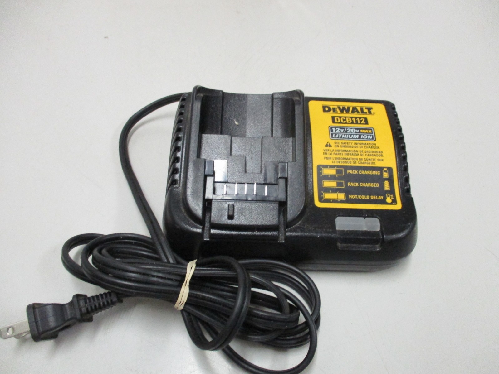 DeWALT DCD800 1/2&Prime; Cordless Drill Driver w/20v Max Lith Ion Battery & Charger