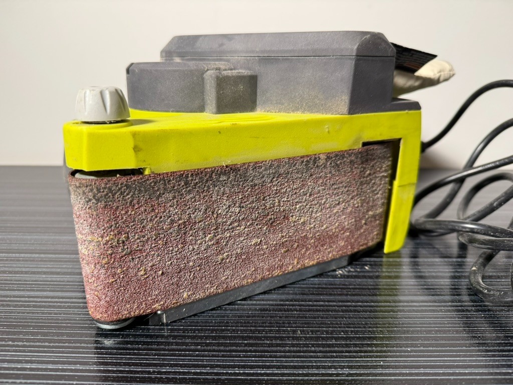 2x Ryobi Tools: Planer + Belt Sander, Ryobi Bag, Dust Collector, etc.