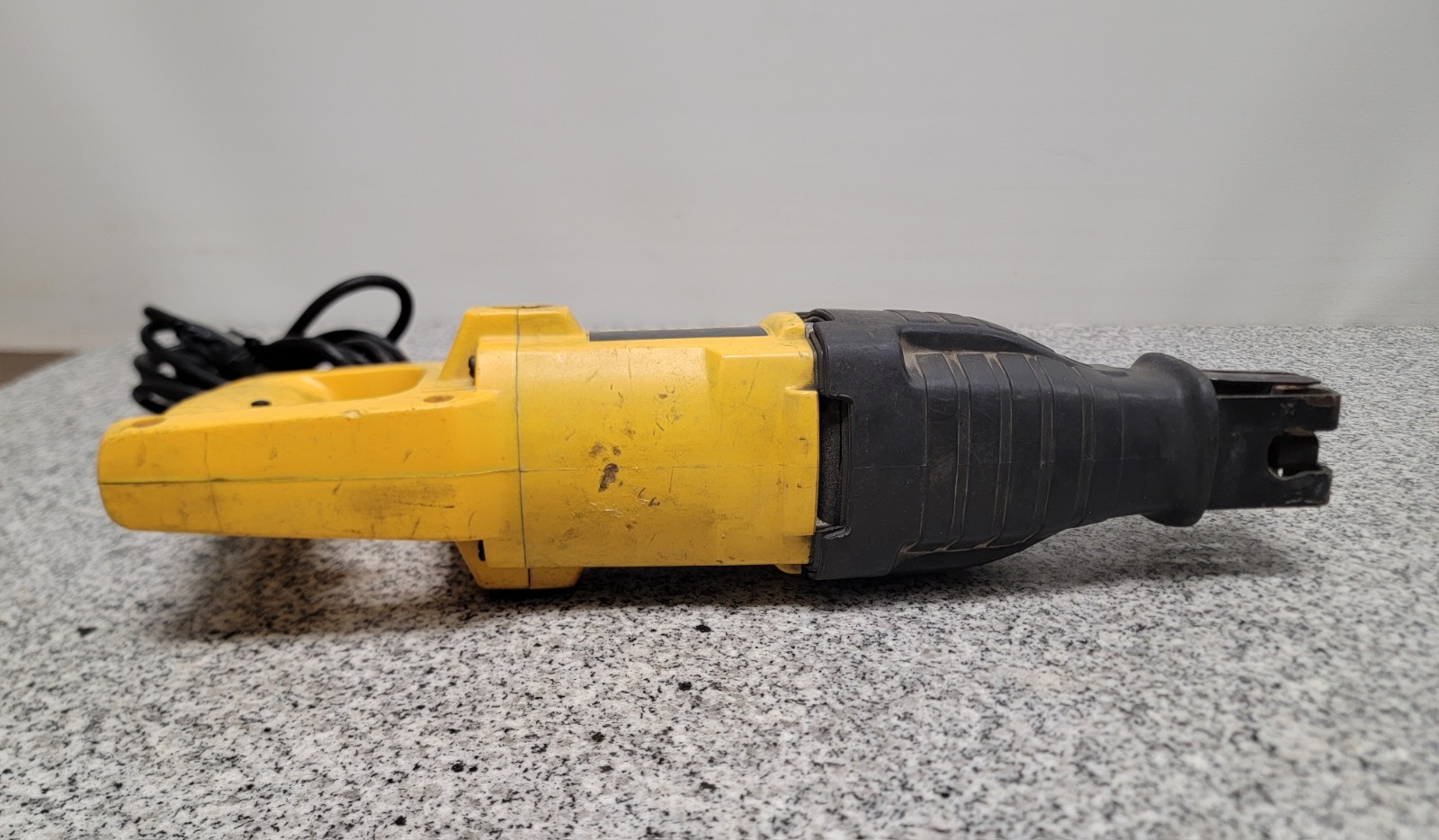 DeWalt DW305 Corded Electric Reciprocating Saw Type 2, 6.5A