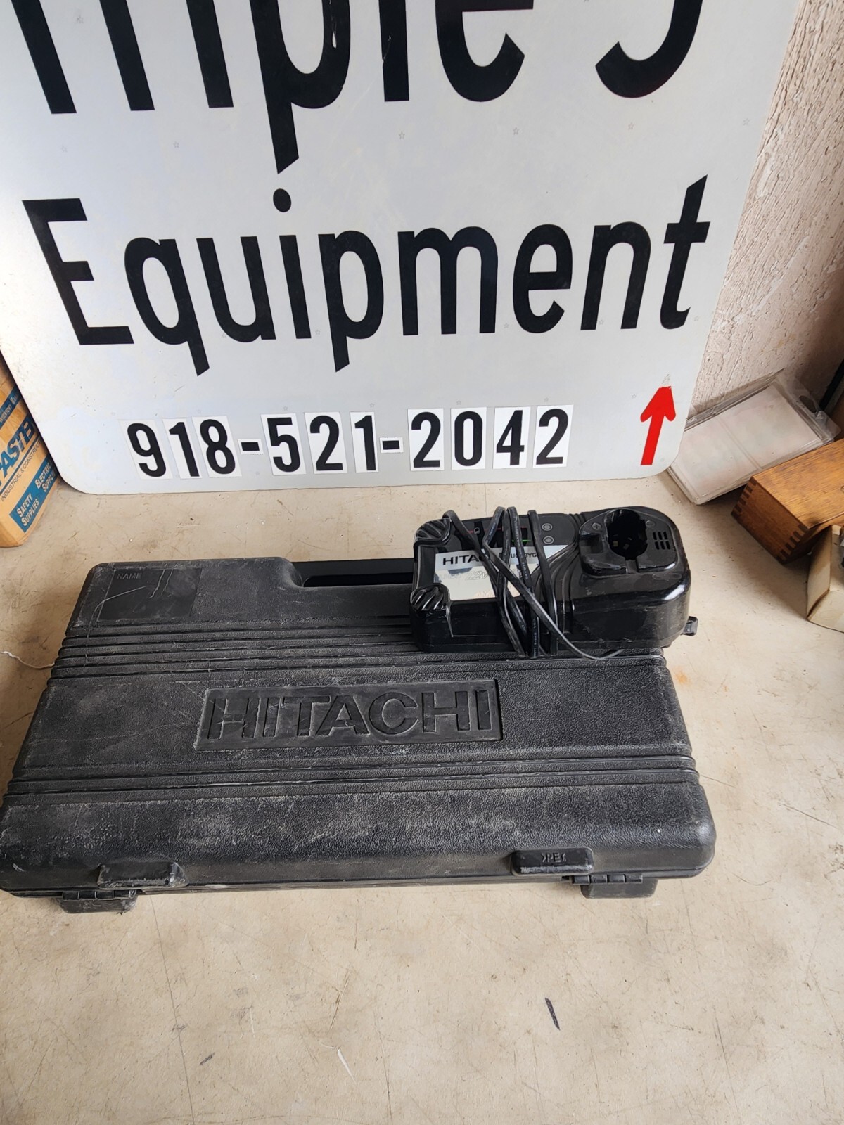 Hitachi DS 18DFL 18V Cordless Drill W/3 Batteries, 2 Chargers and Case (#159)