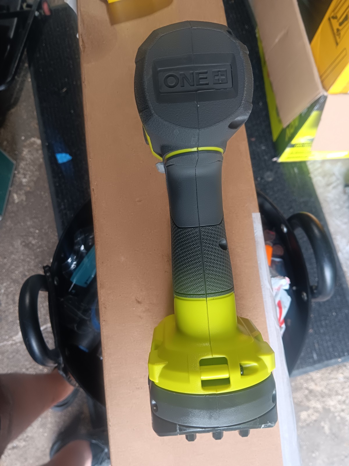 1.5 Ah Battery & RYOBI PCL206 ONE+ 18V Cordless Drill/Driver Keyless Chuck