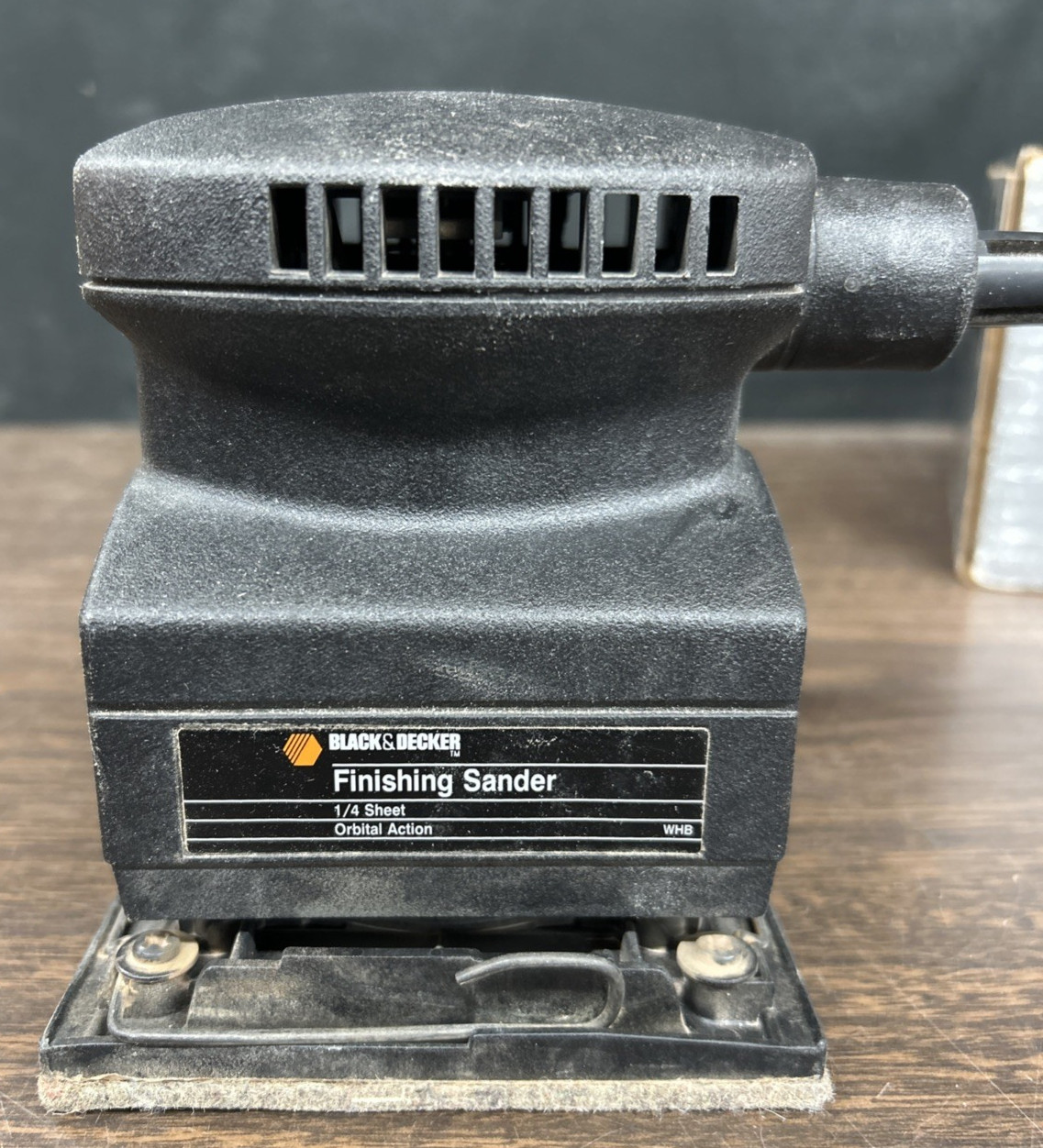 Black N Decker Finishing Sander Model 7443 Double Insulated 1/4 Orbital Sander