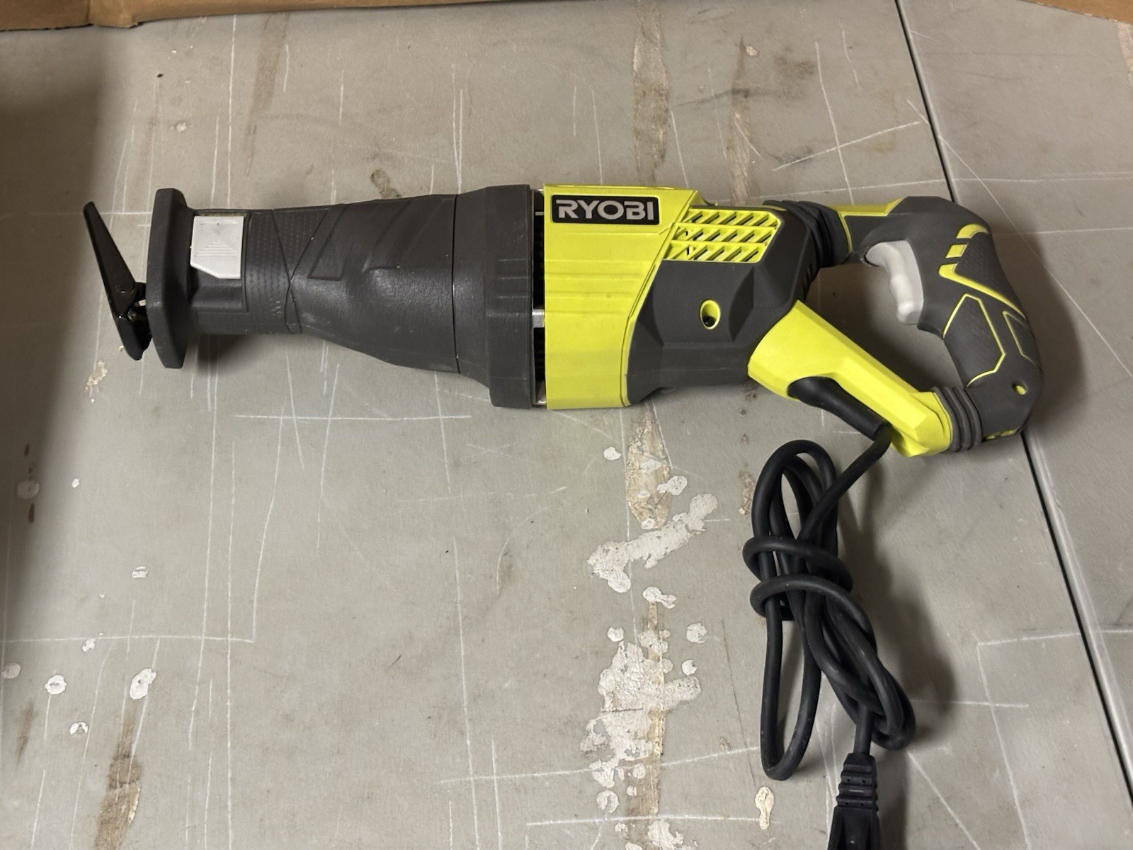 Ryobi corded Electric 12-amp Variable Speed RJ186V Reciprocating Saw