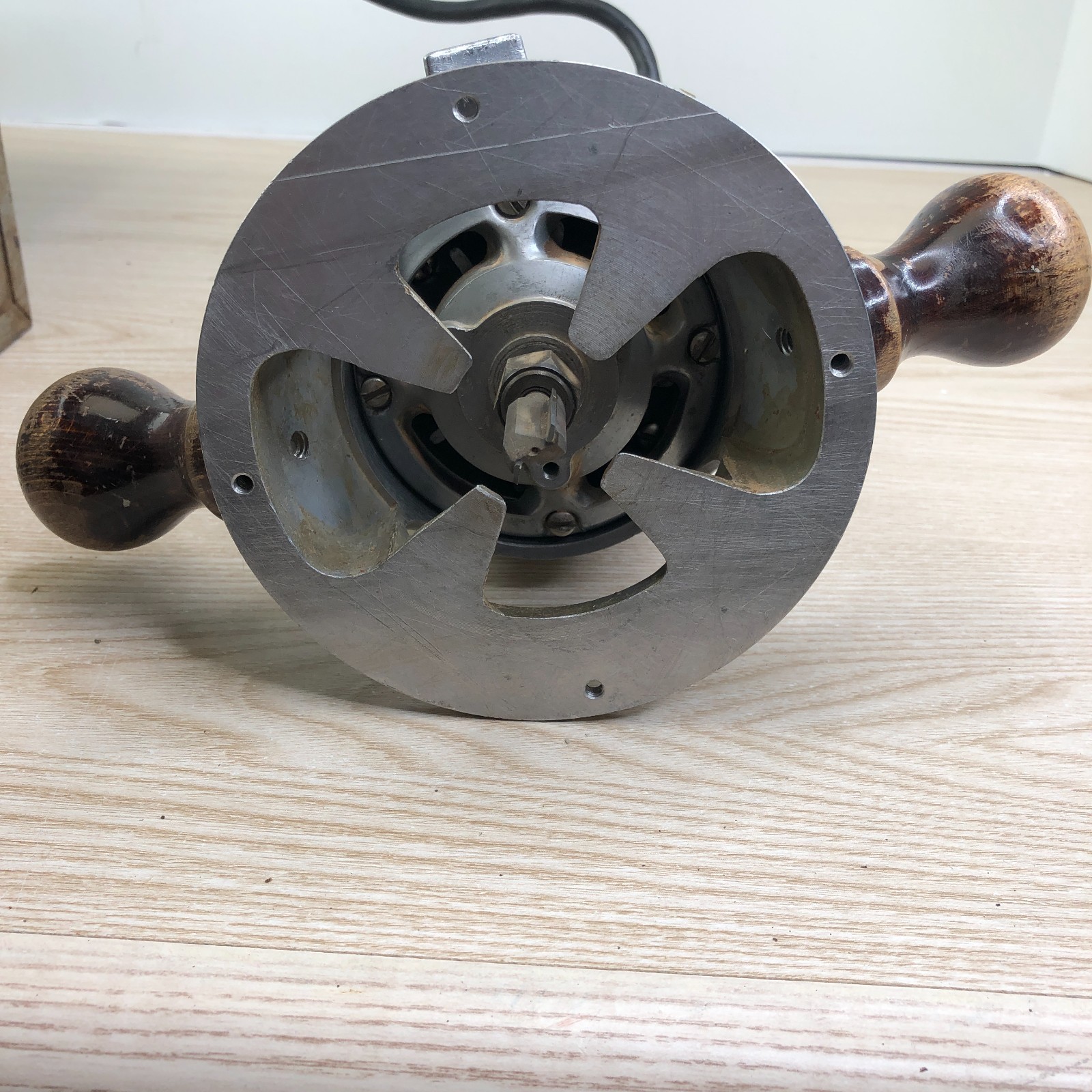 Vintage Stanley Router Type 8 Model A 3.8 Amps w/ Stanley Base Type GA-42 & Case