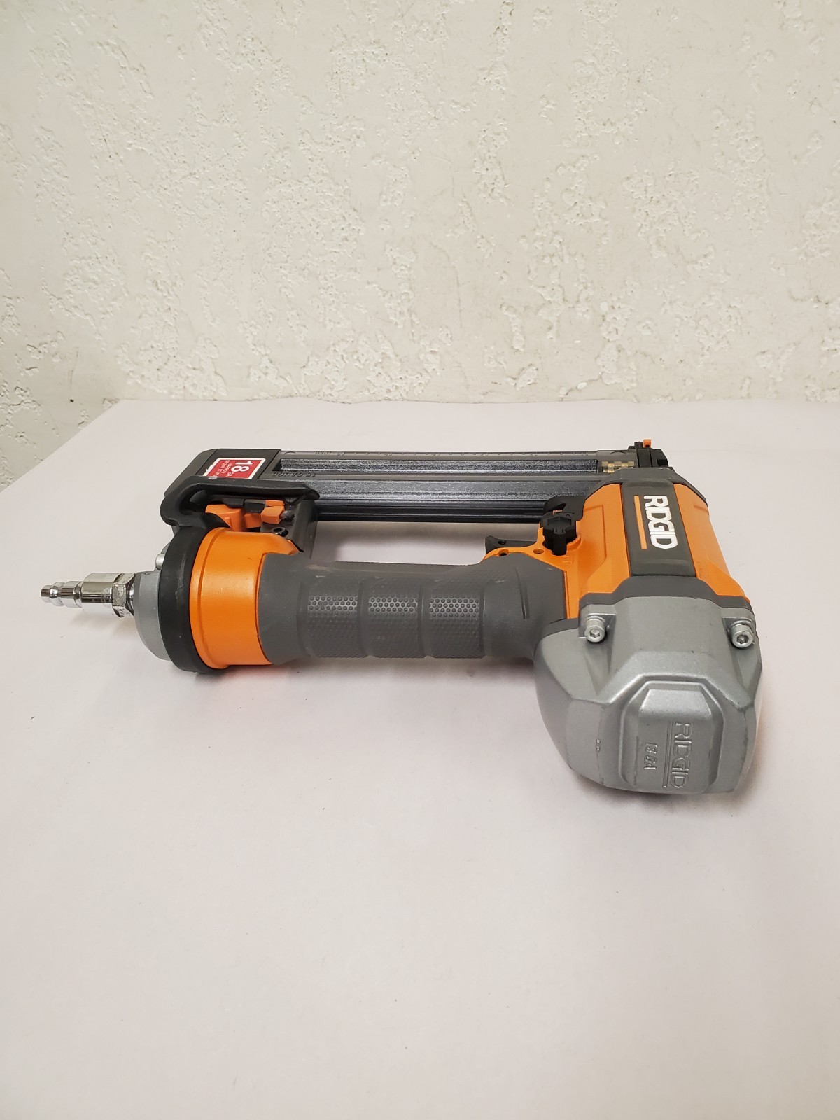 RIDGID Pneumatic 18-Gauge 1-1/2 in. Finish Stapler (AT161002)