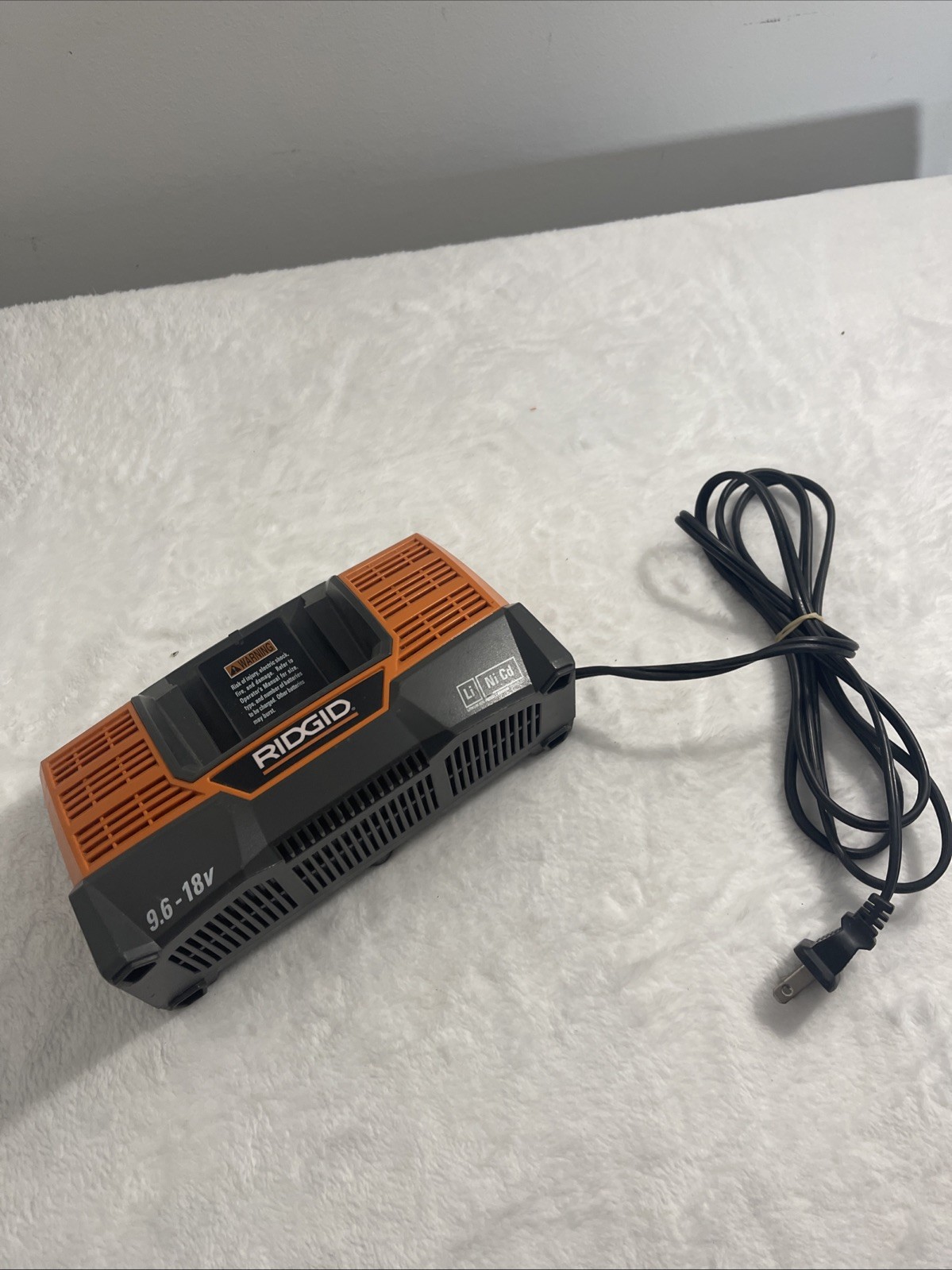 Ridgid R840093 Battery Charger 9.6-18V LI nicd W-3.0AH 18V (TESTED AND WORKING)