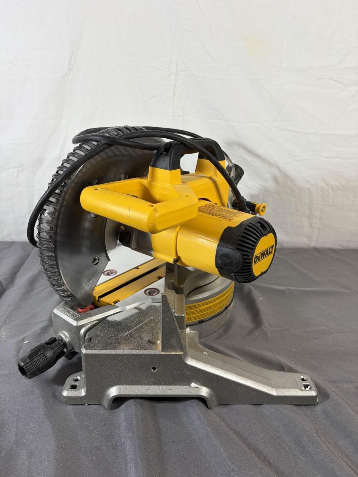 DEWALT 15 Amp Corded 10 in. Compound Single Bevel Miter Saw DWS713