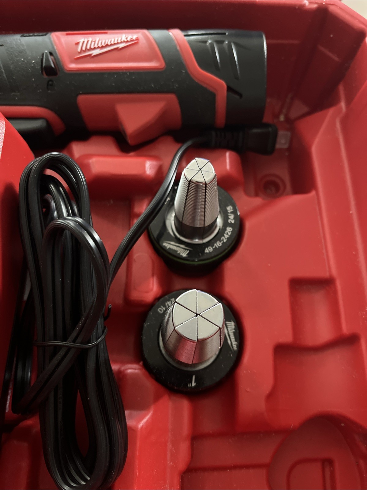 Milwaukee M12 PEX Expansion Tool Kit with Hard Case Battery And Charger 2474-20