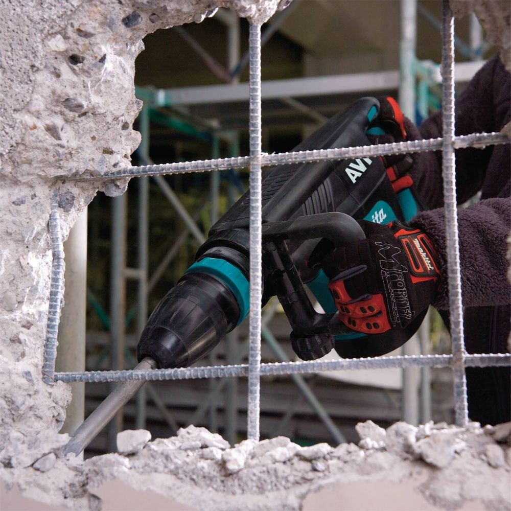 Makita HM1213C 240V 23 lb. SDS-Max AVT Corded Demolition Hammer, 950 – 1,900 BPM