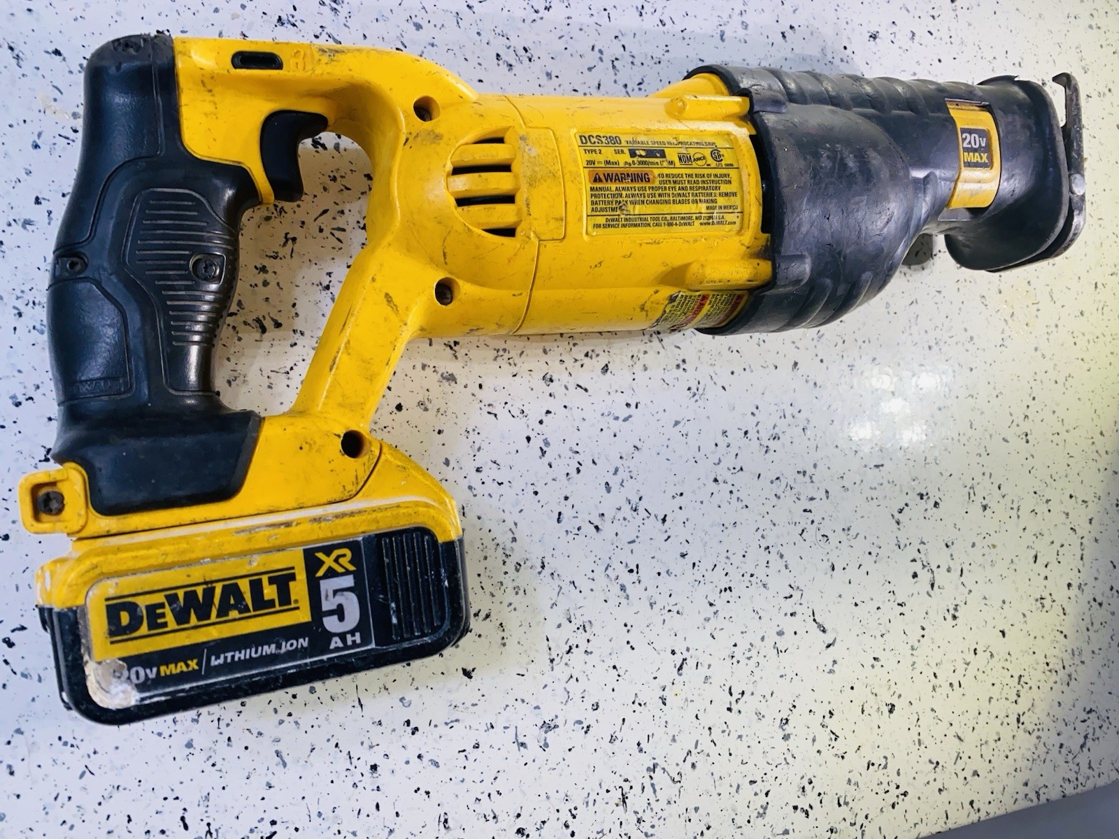 DEWALT DCS380 20V MAX Reciprocating Saw W/ 5AH BATTERY