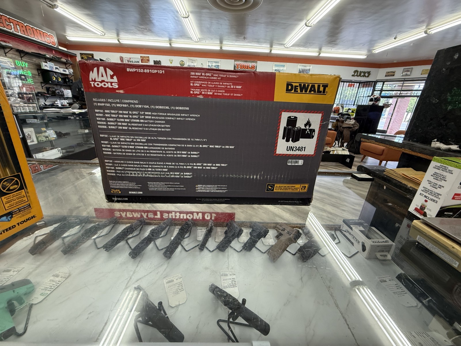 MacTools BWP152-891gp1d 20V MAX* 1/2&Prime; Drive BL-Spec High-Torque Impact kit