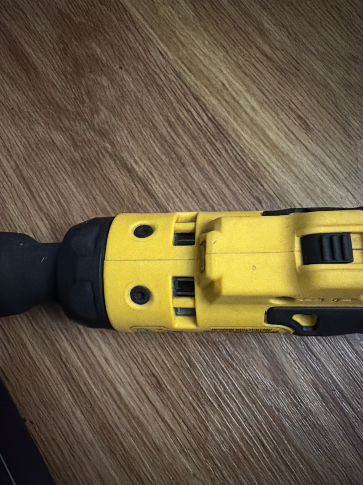 DEWALT DCF512 ATOMIC 20V MAX 1/2” Drive Ratchet, Power Stack Battery, Charger