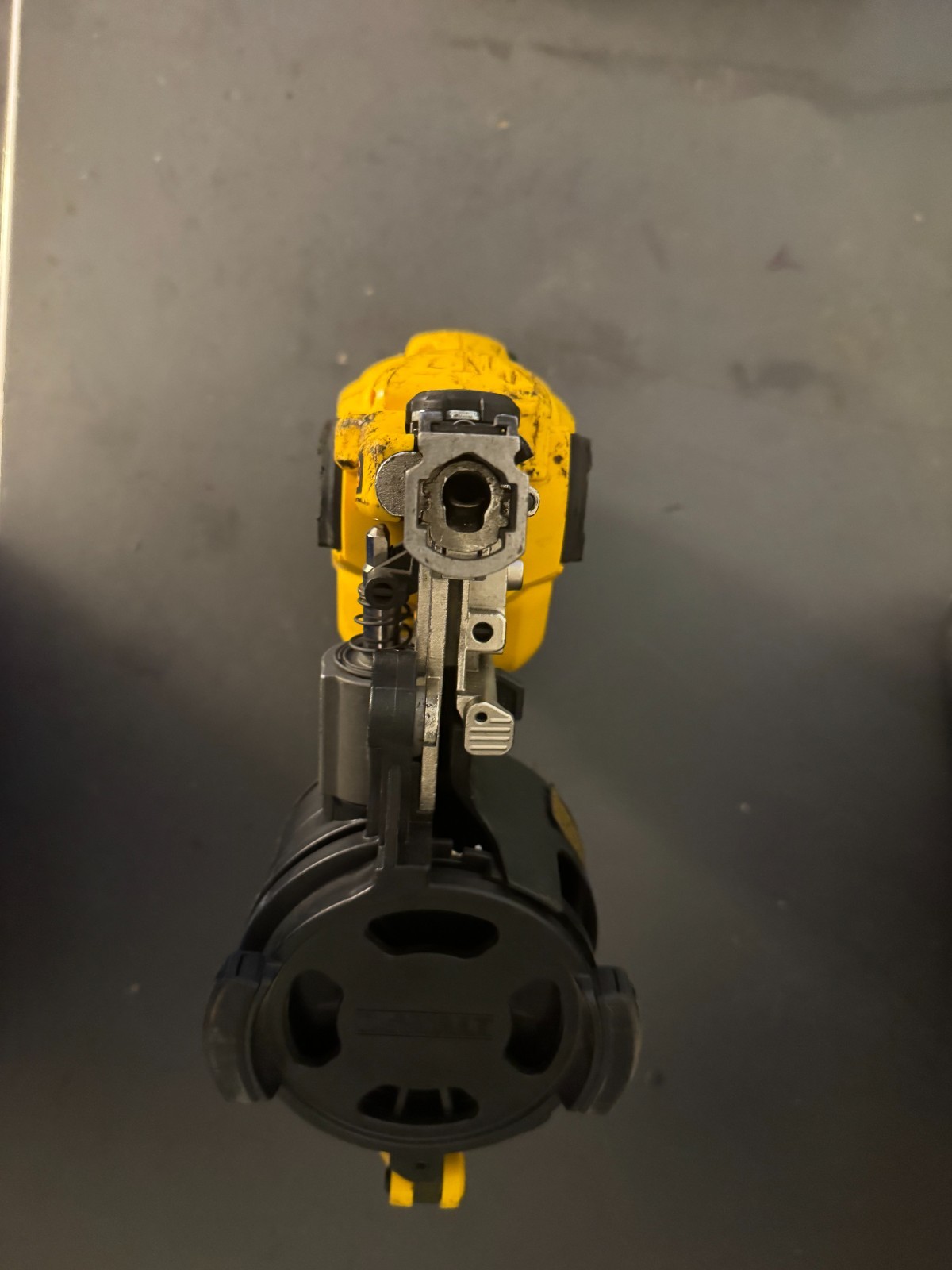 DEWALT DCN45RN 20V XR Cordless Roofing Coil Nail Gun