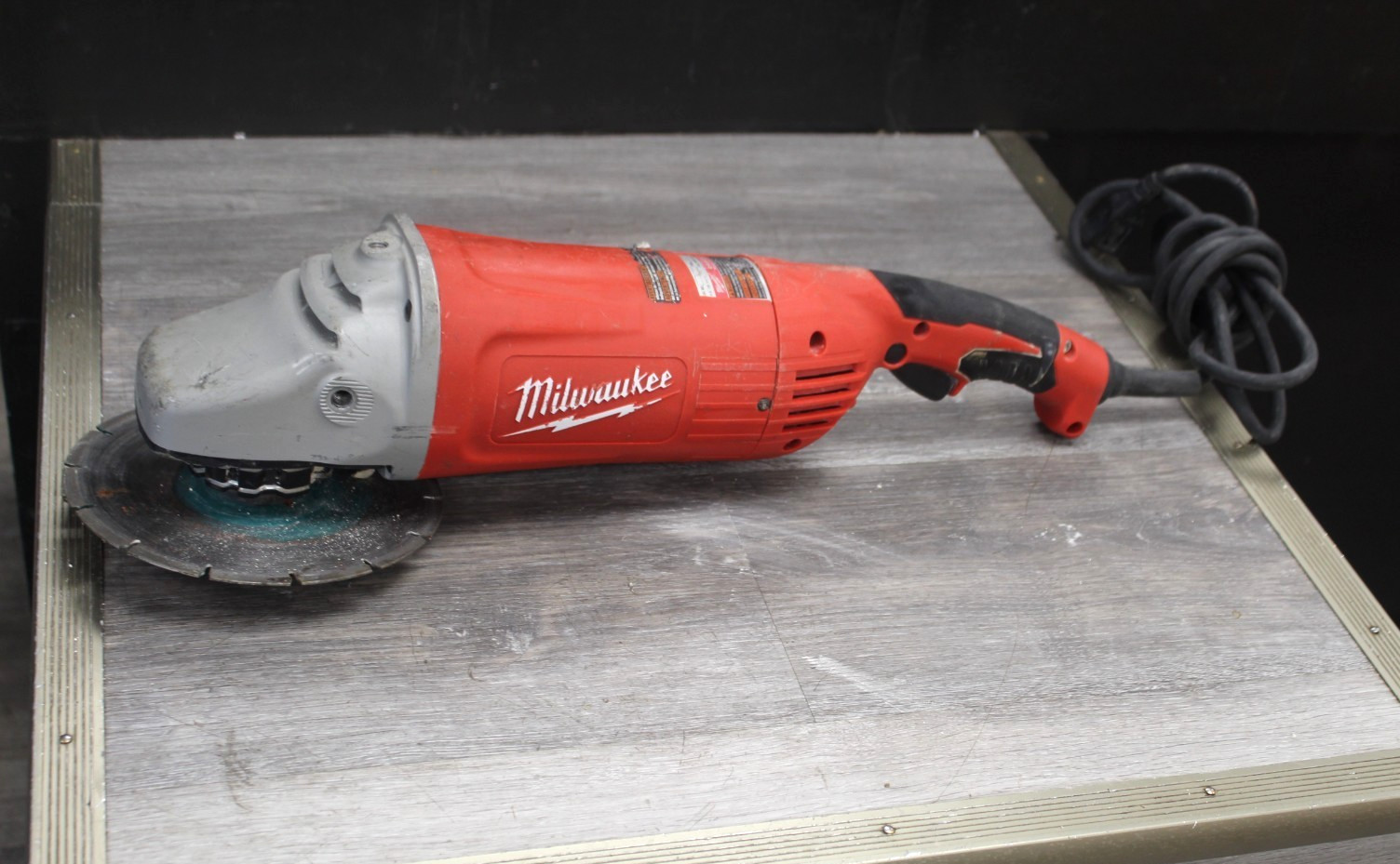 Milwaukee 6088-30 120V 7&Prime;/9&Prime; Corded Electric Large Angle Grinder
