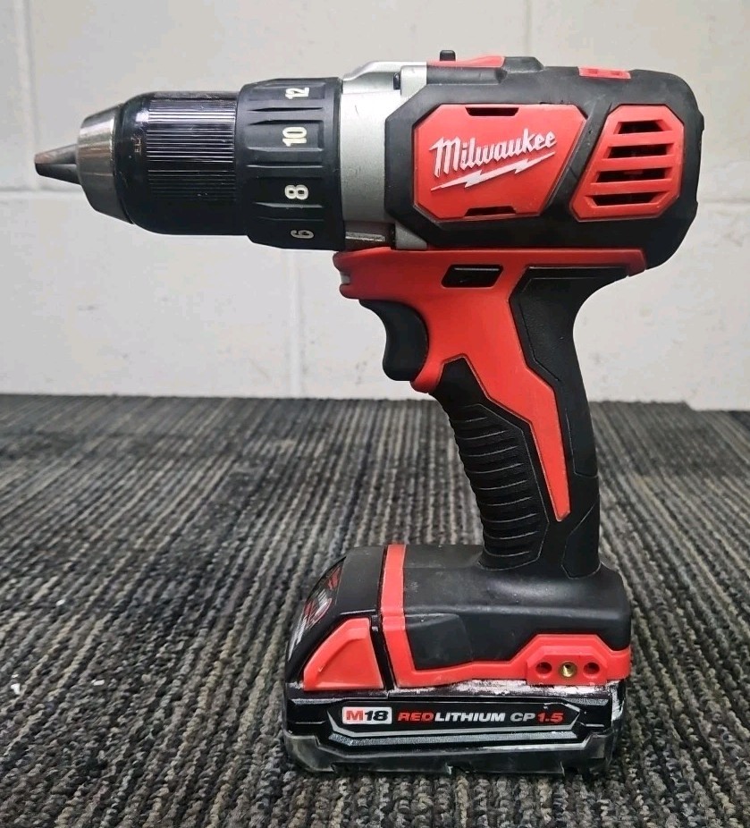 Milwaukee Tools 2606-20 18V 1/2&Prime; (13mm) Cordless Drill/Driver + 1.5Ah Battery