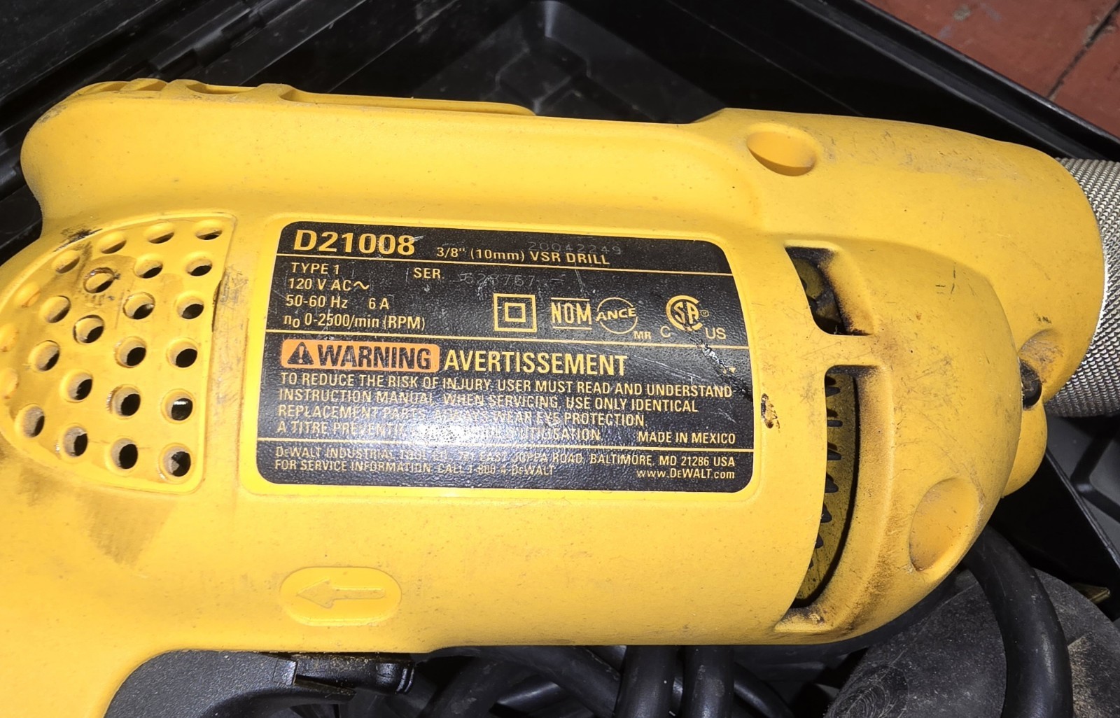 DeWALT D21008 – 3/8&Prime; VSR Electric Drill w/Cord & Hard Case Heavy Duty – Tested