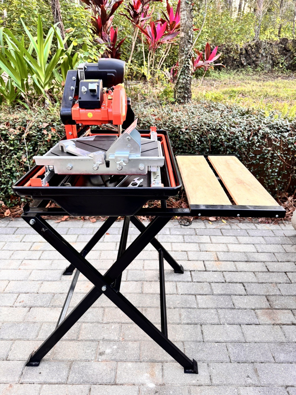 Norton Clipper CTC705 7&Prime; Tile Saw with Premium Stand