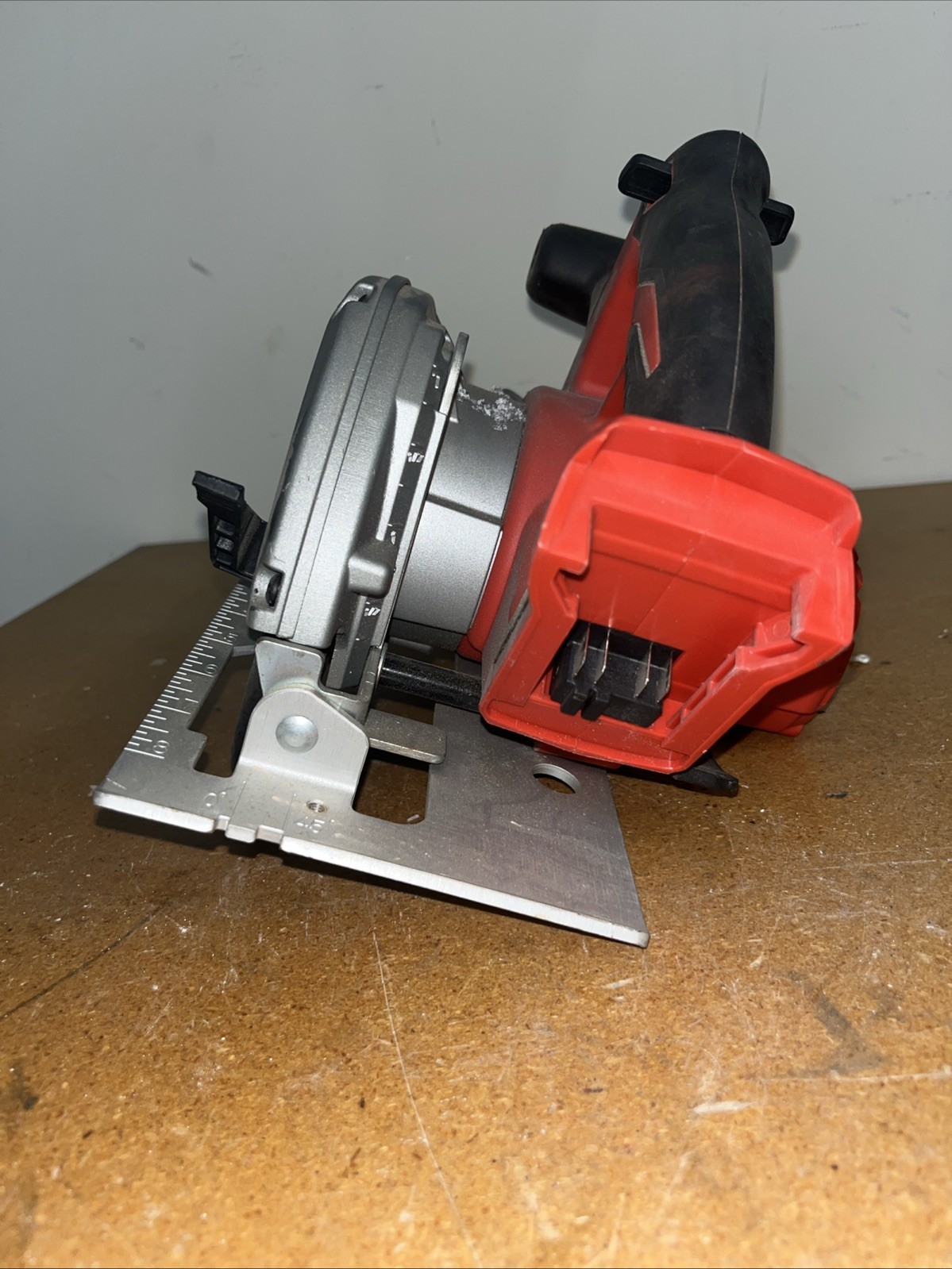 Broken Made 2023 Milwaukee FUEL 2730-20 M18 Brushless Circular Saw 6 1/2&Prime; 5994