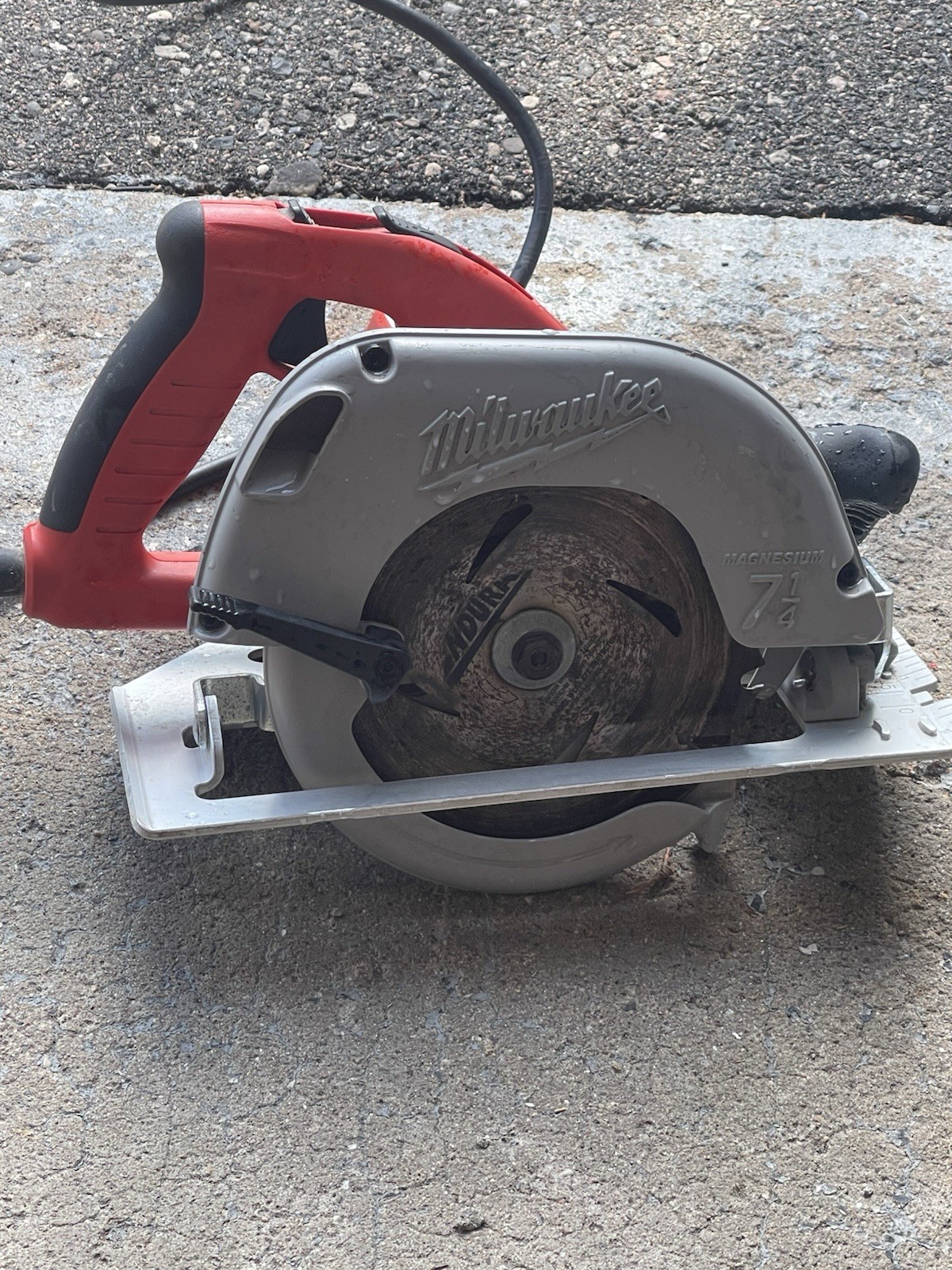 Milwaukee 6390-20 Tilt-Lok 7-1/4” Circular Saw 15 Amp 5800 RPM 8-Position