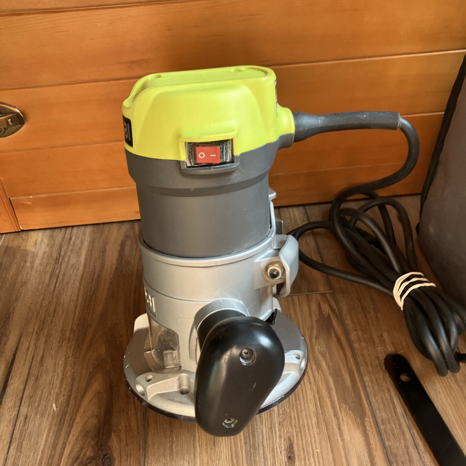 RYOBI R163G 8.5 Amp 1-1/2 Peak HP Fixed Base Corded Router W/ Carry Bag Tested