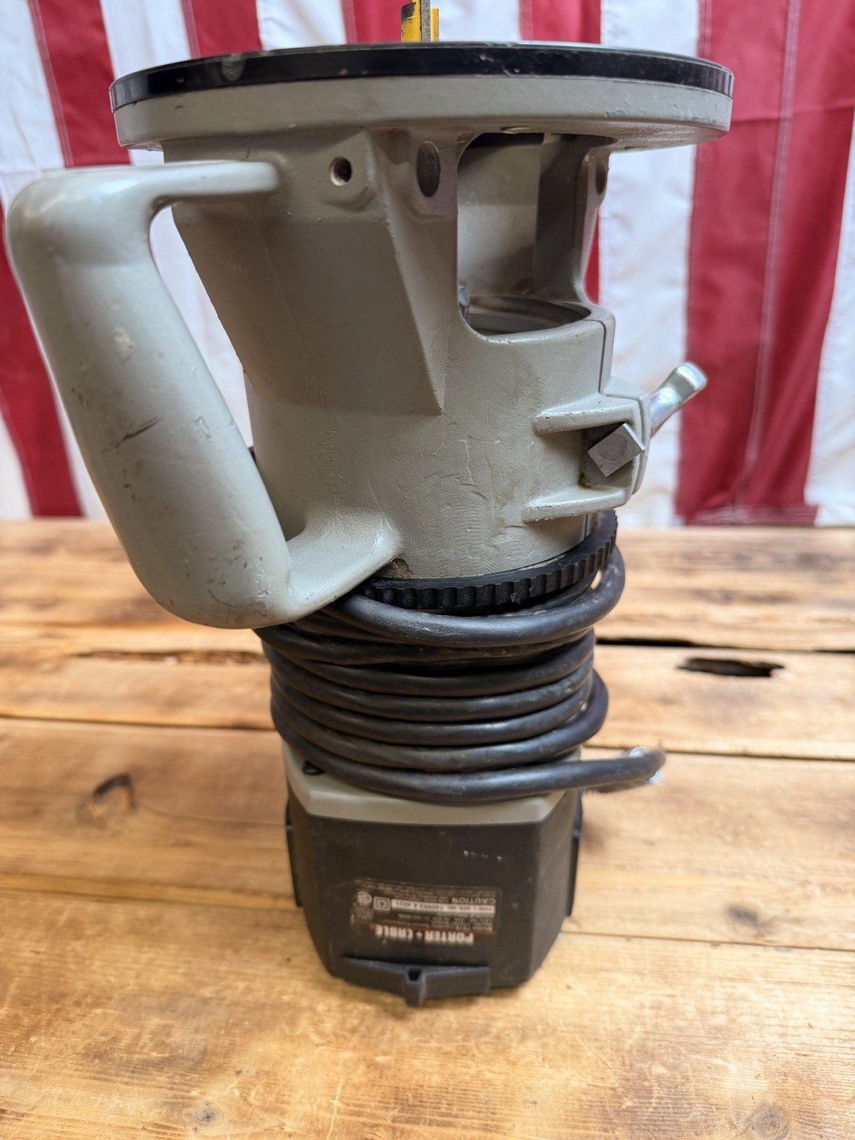 PORTER-CABLE 7518 15A 3 1/4-HP Speedmatic 5 Speed Fixed Base Router – Gray