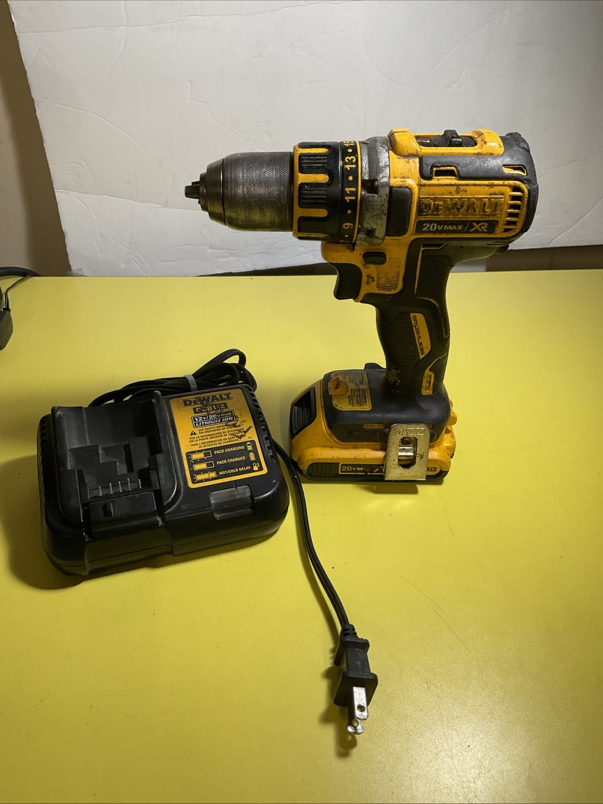 DEWALT 20V MAX Li-Ion Cordless Compact Drill Driver DCD790