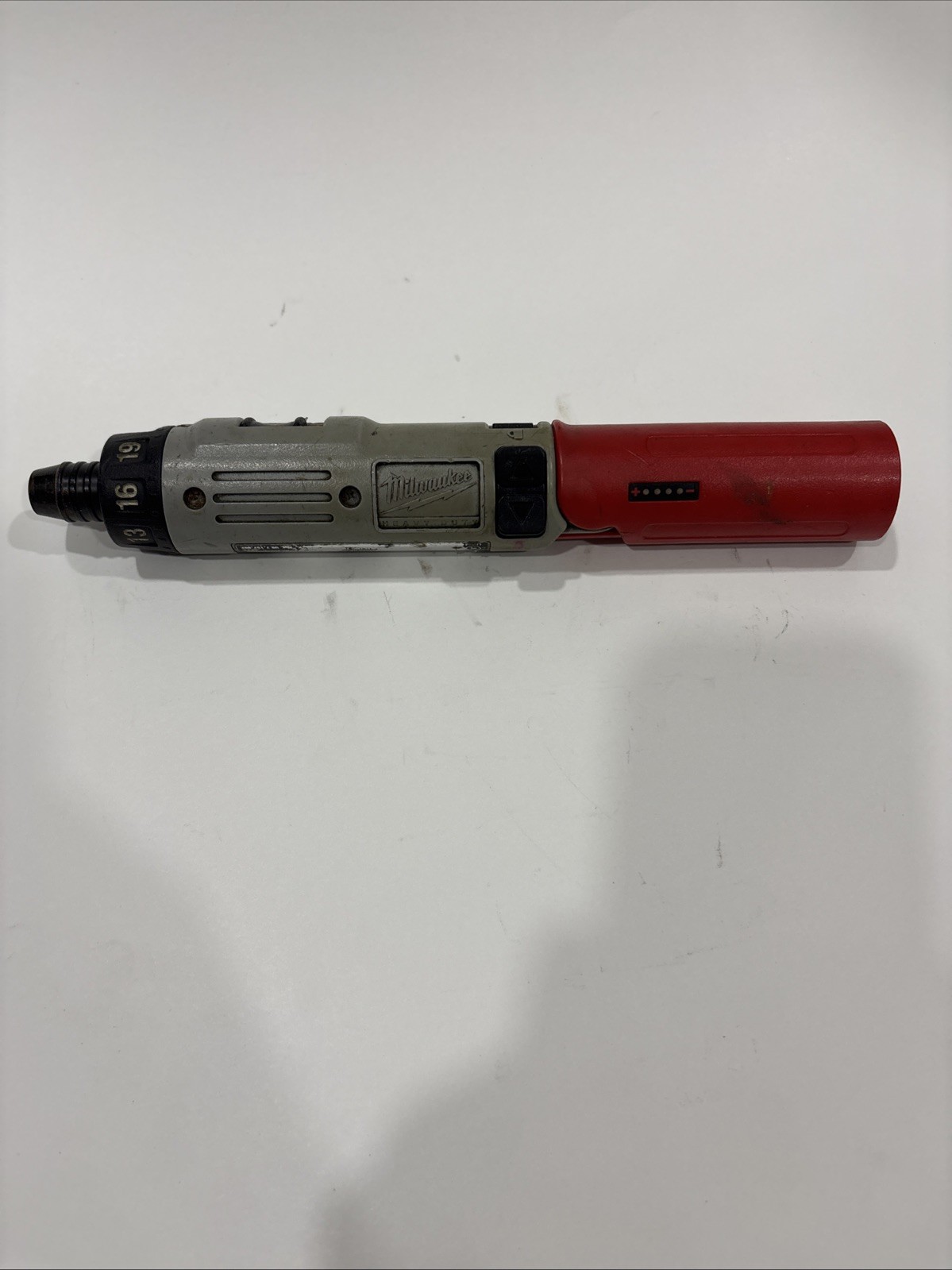 Milwaukee 0490-20 V4 Screwdriver 1/4&Prime; Hex Quick Release Chuck Heavy Duty