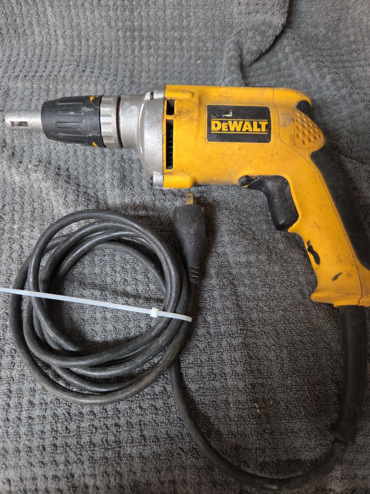 DEWALT DW272 VSR Drywall Screwdriver