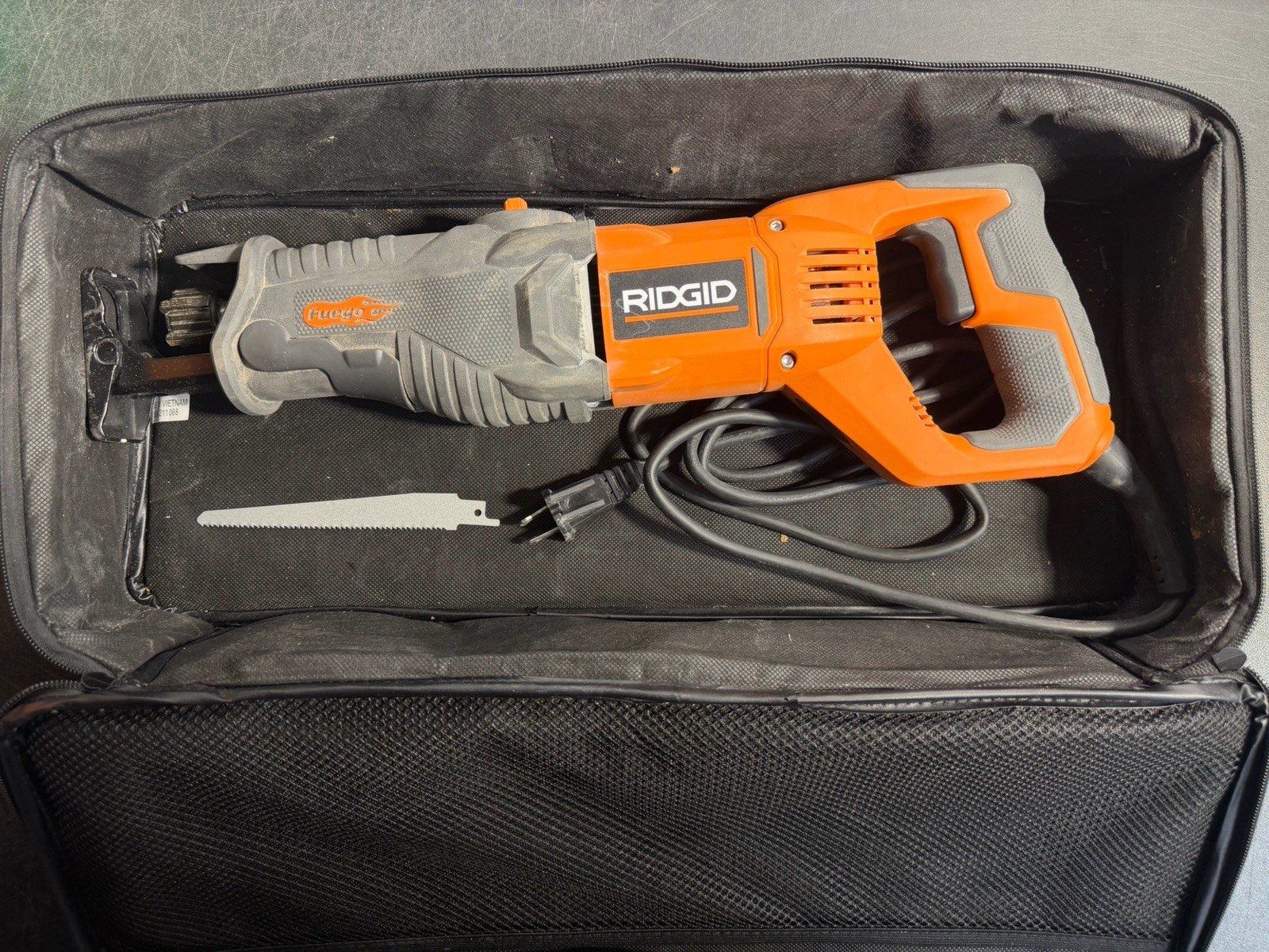 RIDGID R30022 Fuego 10 Amp Orbital Reciprocating Saw w/ Carry Case
