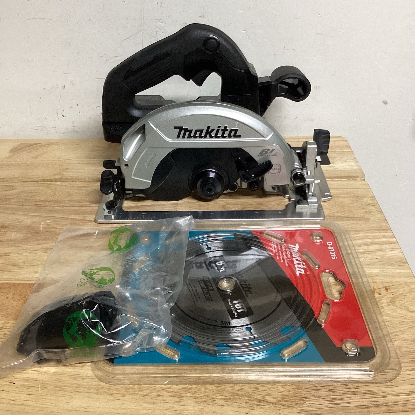 Makita XSH04 LXT 18V 6-1/2&Prime; Compact Cordless Circular Saw BL1840B 3AH Battery US