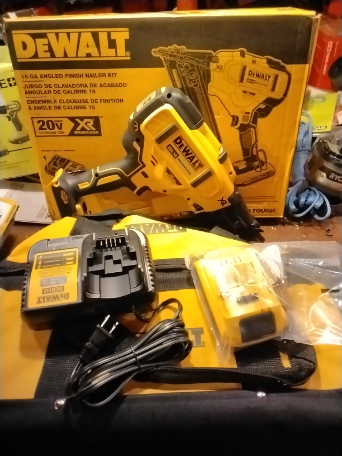 DEWALT DCN650D1 XR 20V Cordless Nailer Kit