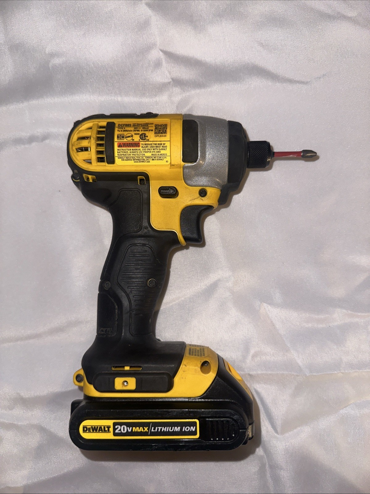 DEWALT DCF885B 20V 1/4 in. Impact Driver – Black/Yellow (With Battery & Charger)