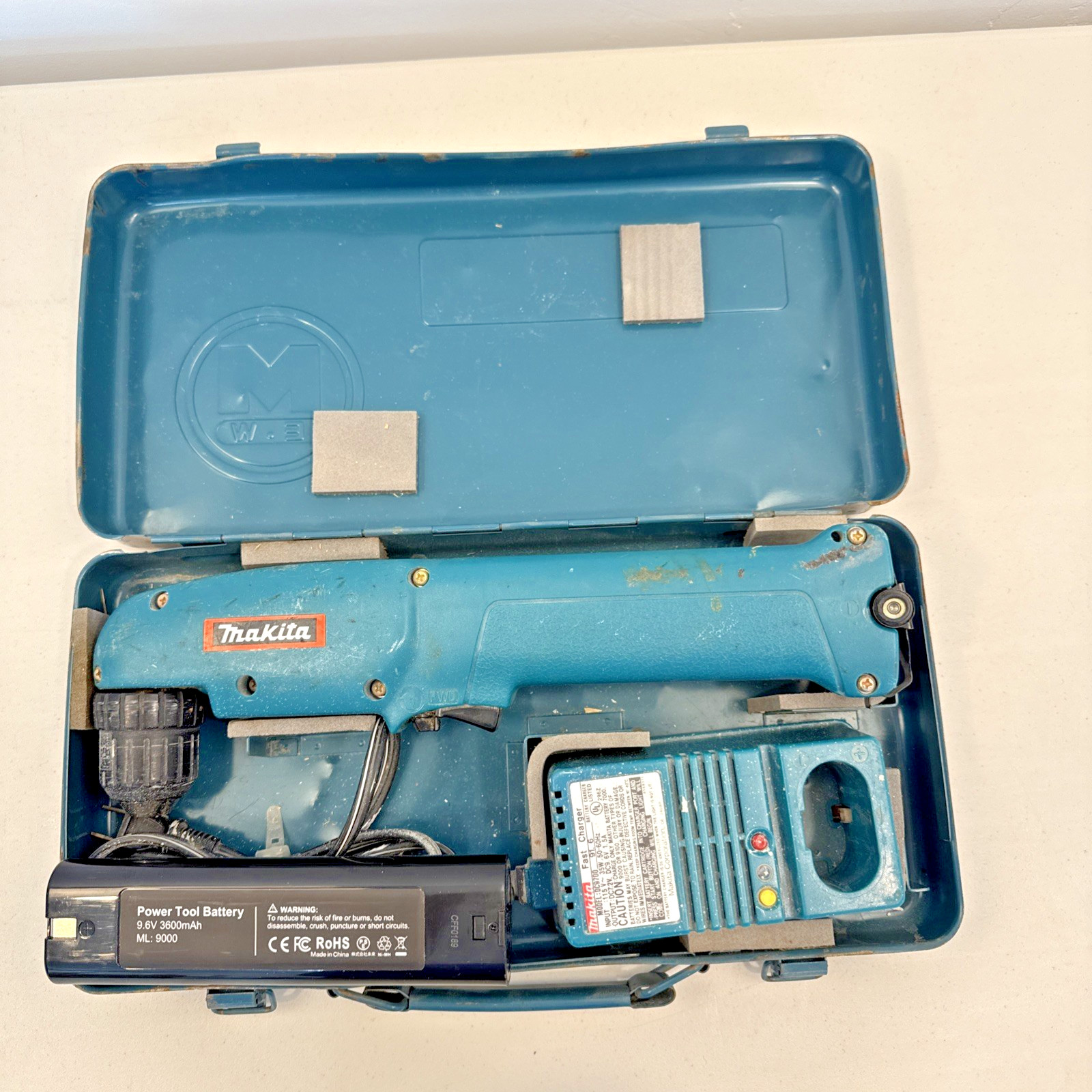 VTG Makita DA390D DC9.6V CORDLESS Angle Drill, Charger, Metal Case, New Battery!